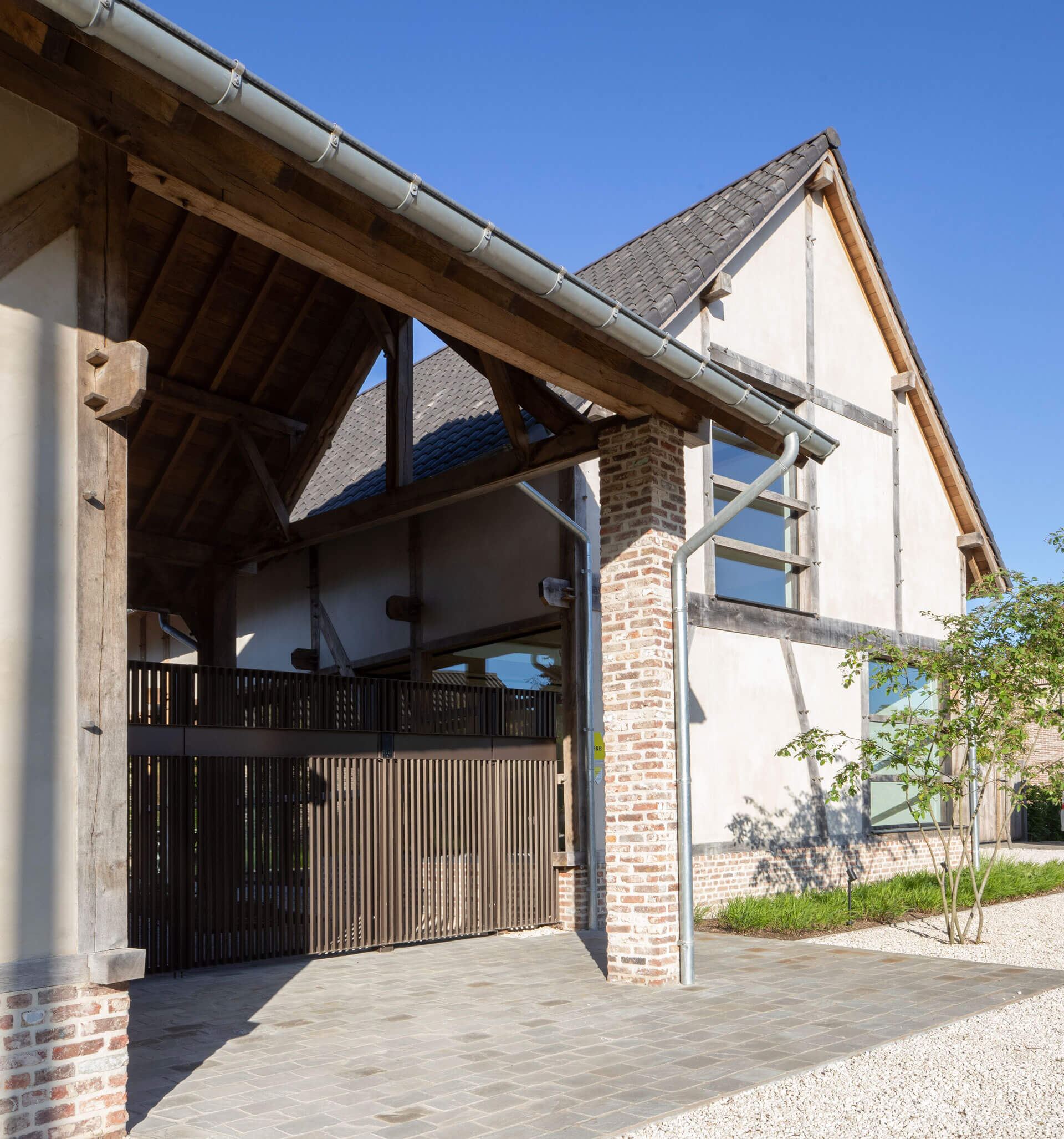 BOND. Architectuur - Huisvesting en Commercieel - Herk-de-Stad - ééngezinswoning en B&B