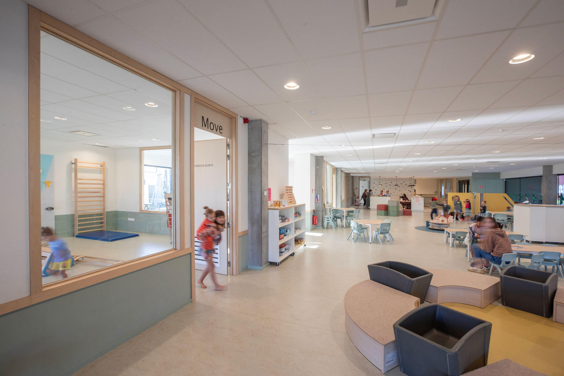 BOND. Architectuur - Huisvesting en Publiek - Koersel - buitenschoolse kinderopvang en 14 sociale woningen