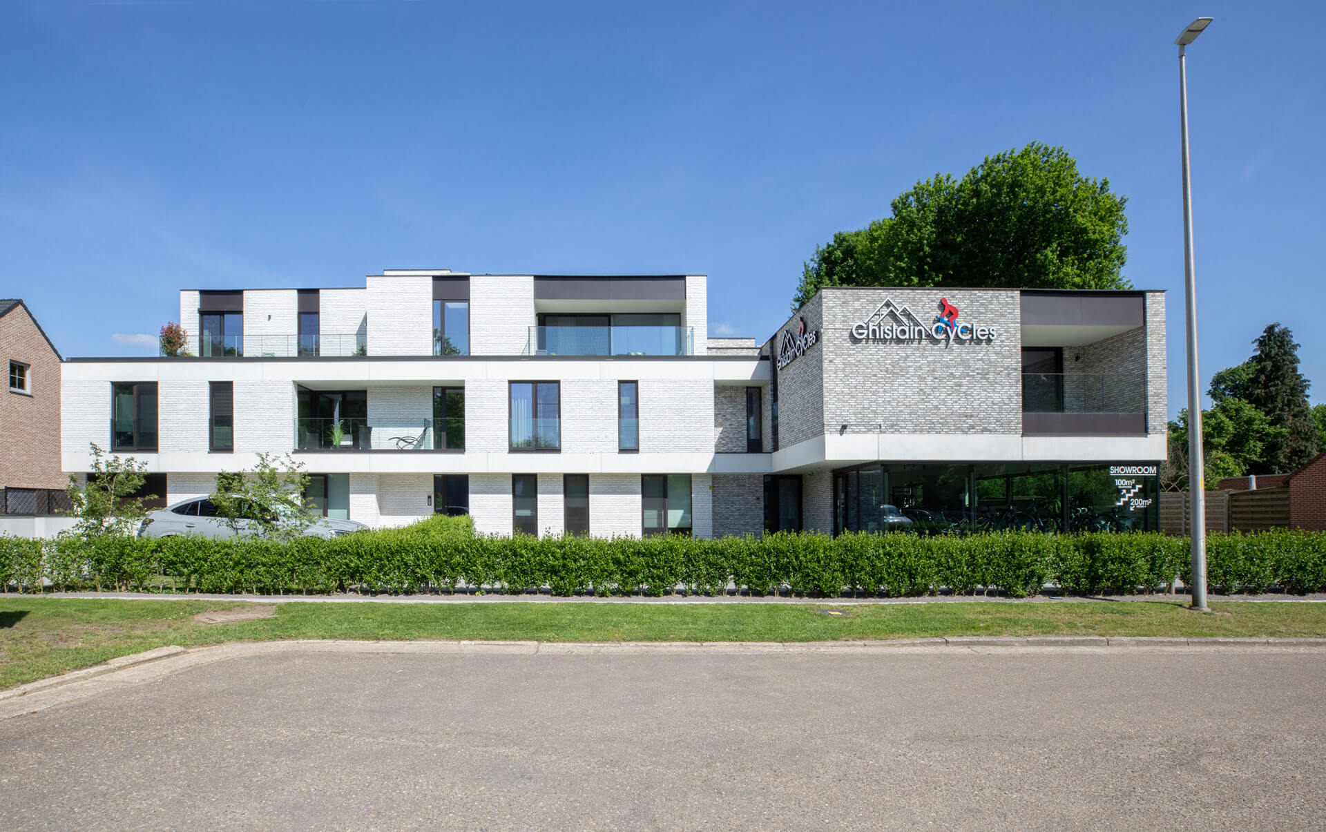 BOND. Architectuur - Huisvesting en Commercieel - Zolder - handelsruimte en 10 appartementen