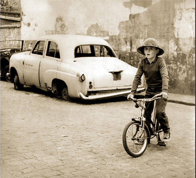 Glimpses from the Archive by photographer Barry Roberts