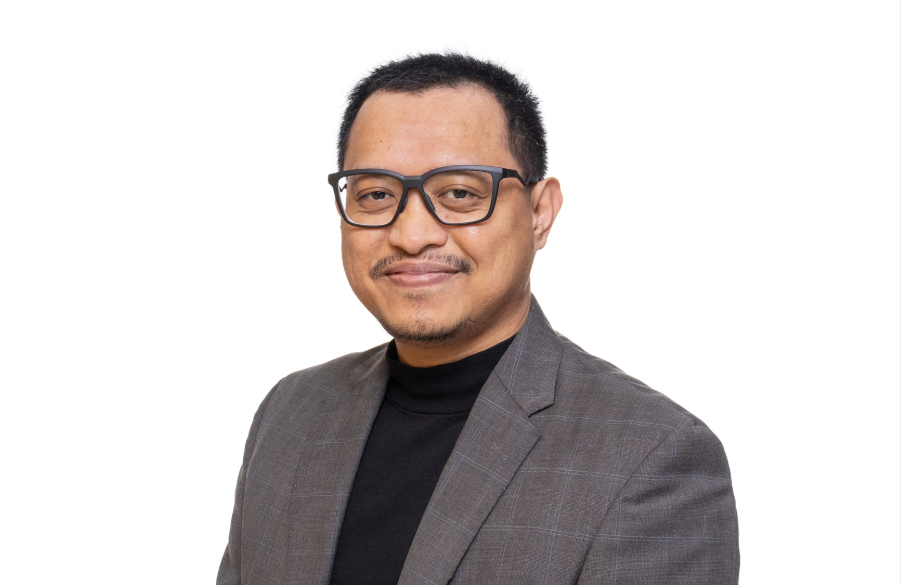 Markkinointiaiheinen väitöskirja: Nämä tekijät sitouttavat sosiaalisen median sisältöihin