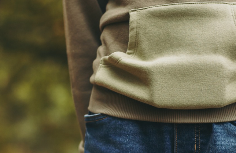 Suomalaislasten taskusta löytyy älypuhelin muita Pohjoismaita aiemmin