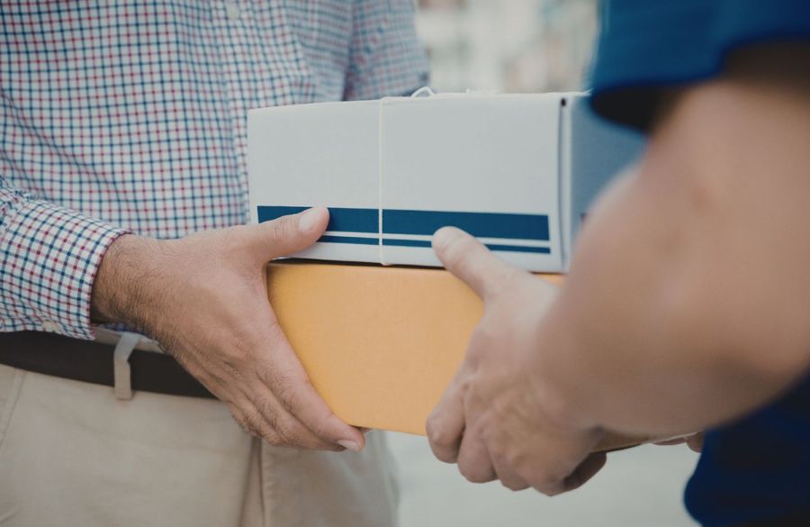 Kiina-pakettien määrä kasvoi valtavasti myös viime vuonna – vähäarvoisen tavaraerän keskimääräinen arvo oli viisi ja puoli euroa