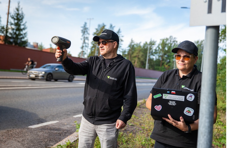 Piraattiradio iski lapsen äänellä - ylinopeutta ajavien määrä putosi alle puoleen