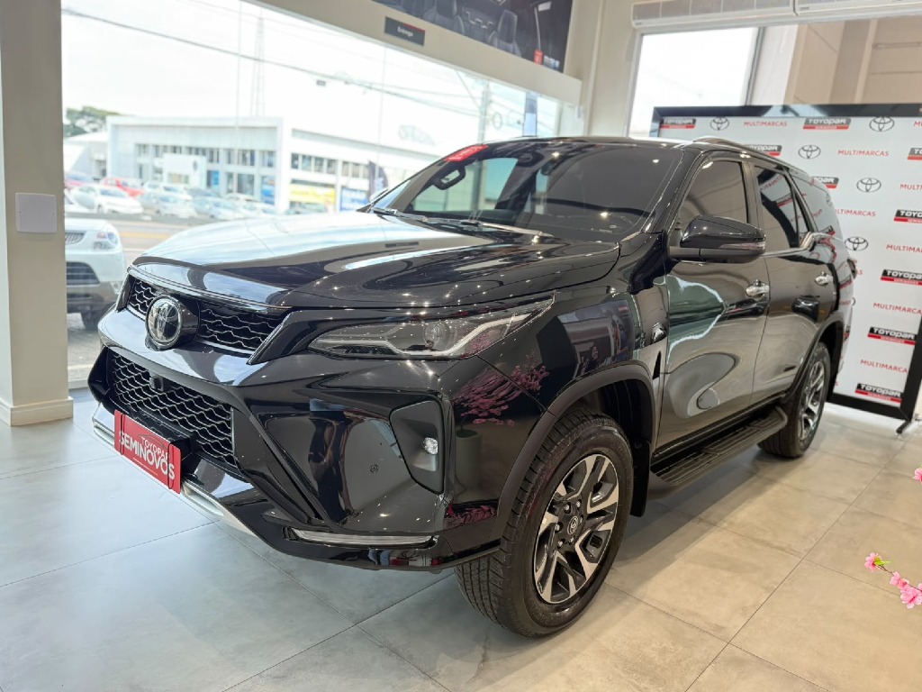 TOYOTA HILUX SW4 2.8 D-4D TURBO DIESEL SRX PLATINUM 4X4 AUTOMÁTICO - TIO2D14 TIO2D14