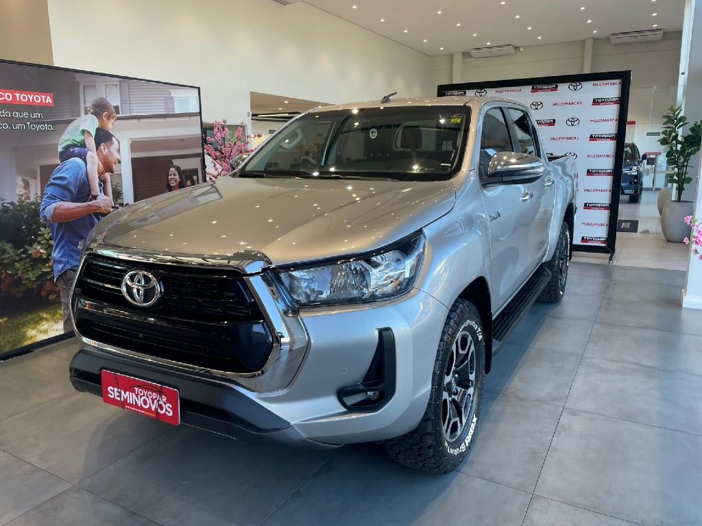 TOYOTA HILUX 2.8 D-4D TURBO DIESEL CD SRV 4X4 AUTOMÁTICO SDW9C70
