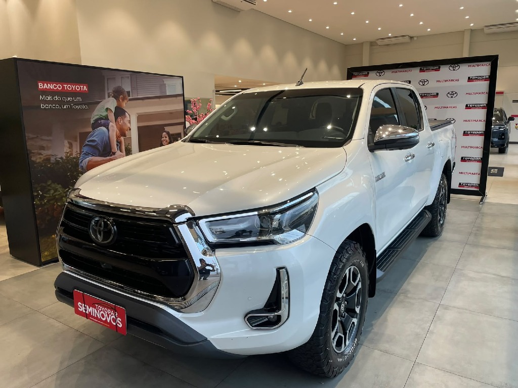 TOYOTA HILUX 2.8 D-4D TURBO DIESEL CD SRX 4X4 AUTOMÁTICO AUI2A33