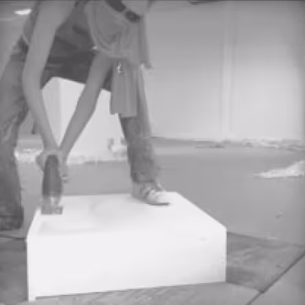 Fleur Augustinus with electric saw