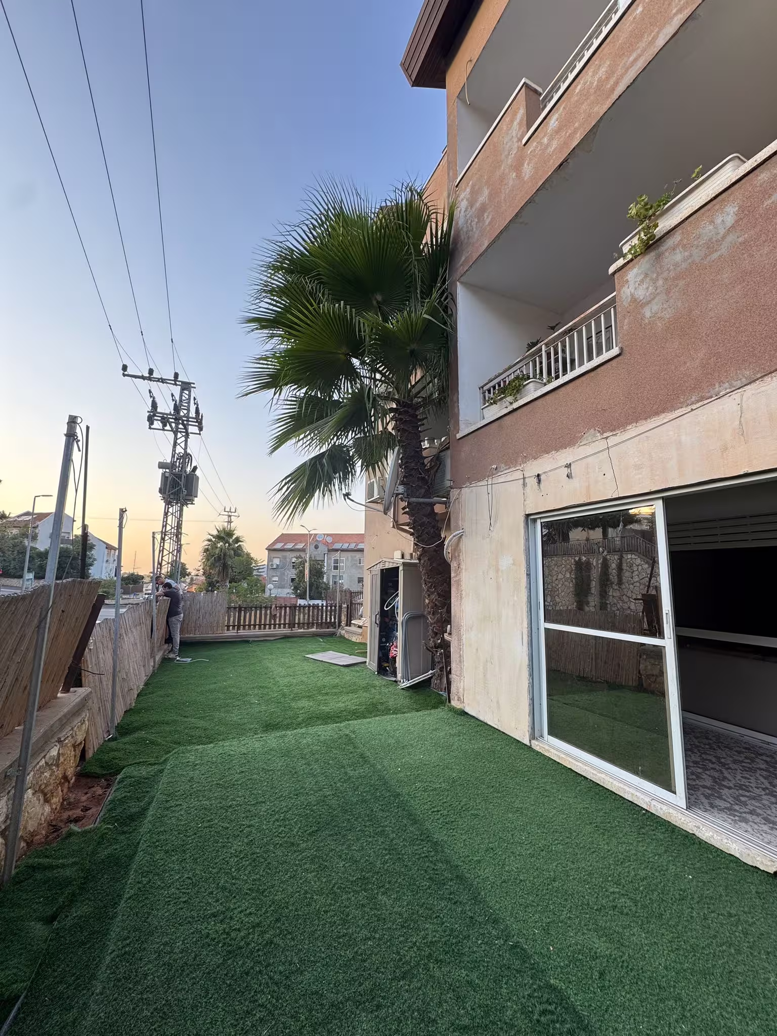 הנגב 43, אריאל