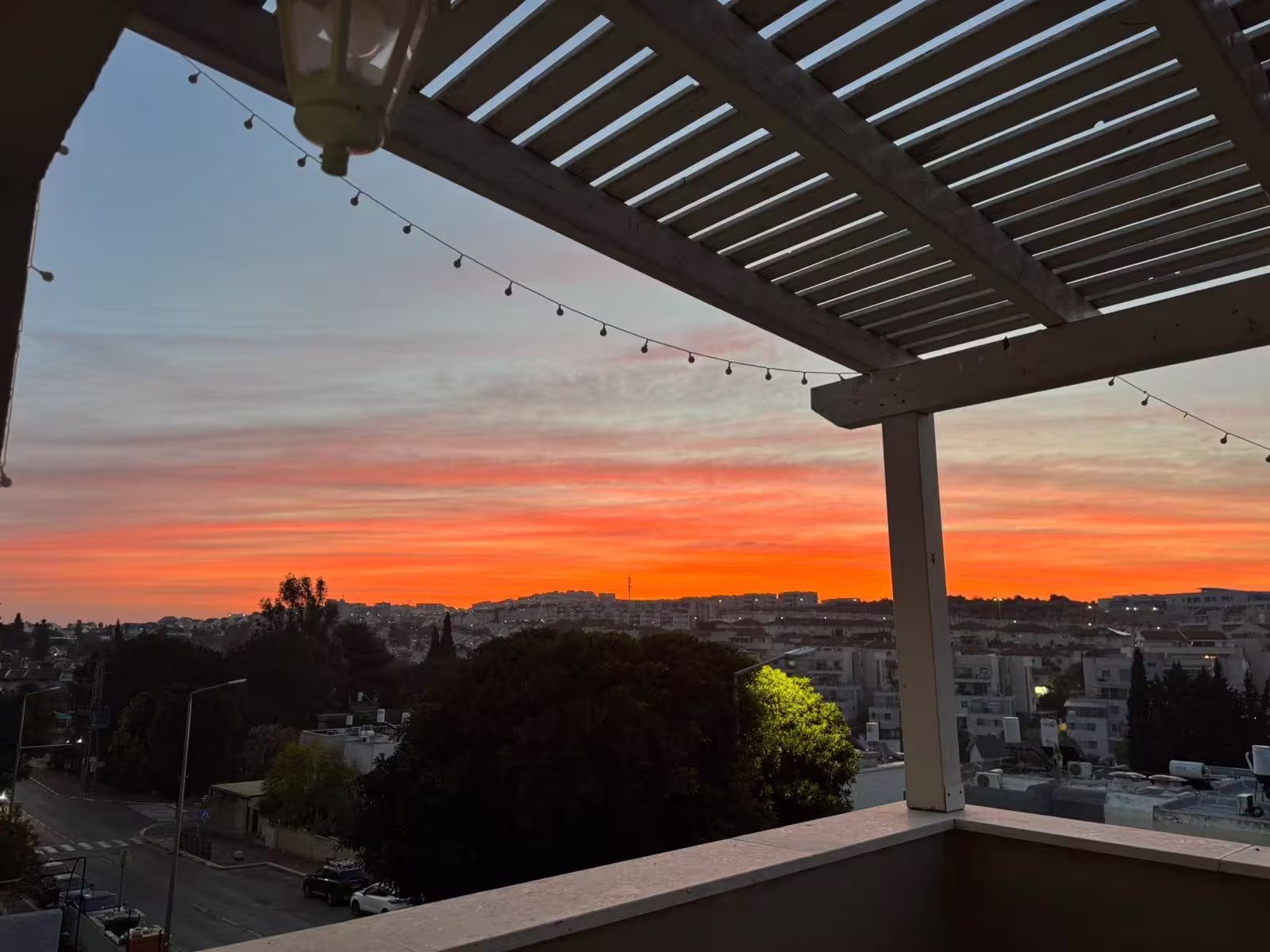 אורי בראון 13, אריאל