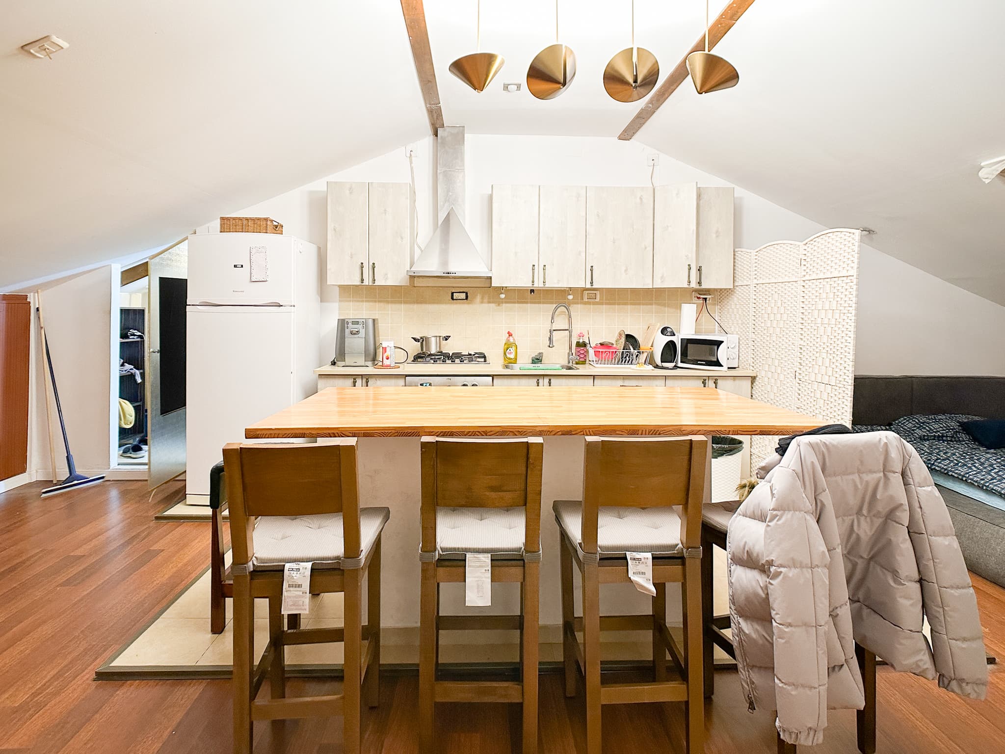 עיר היונה 4, אריאל