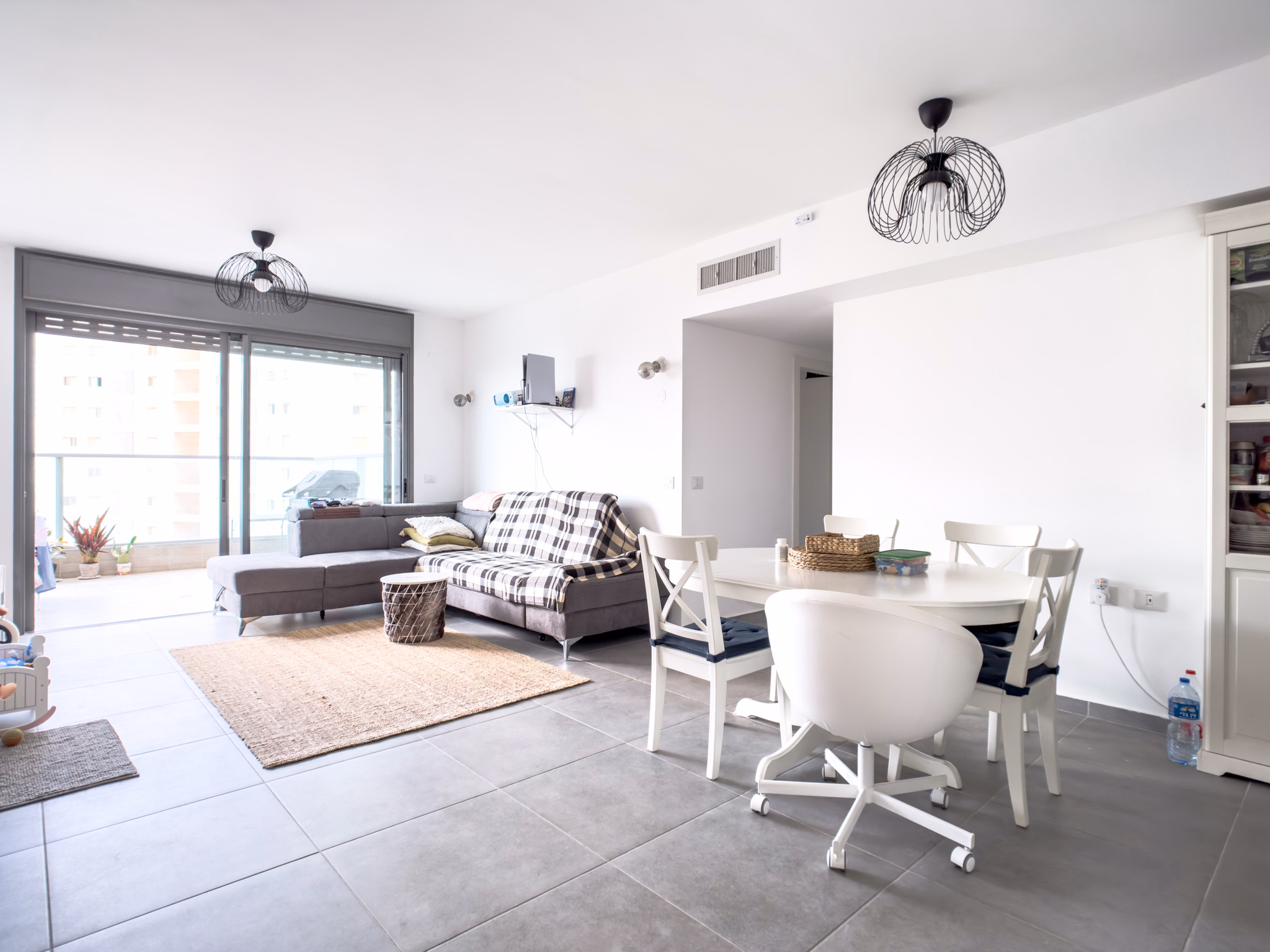 דרך רמת הגולן 2, אריאל