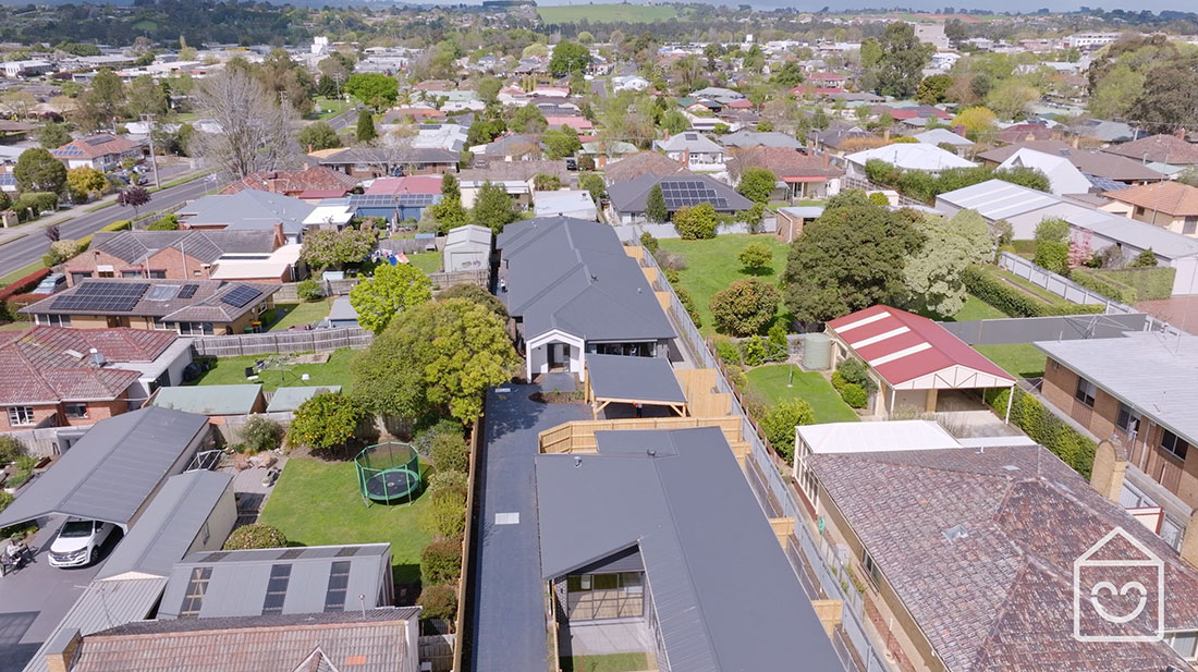 Warragul, VIC - Villa