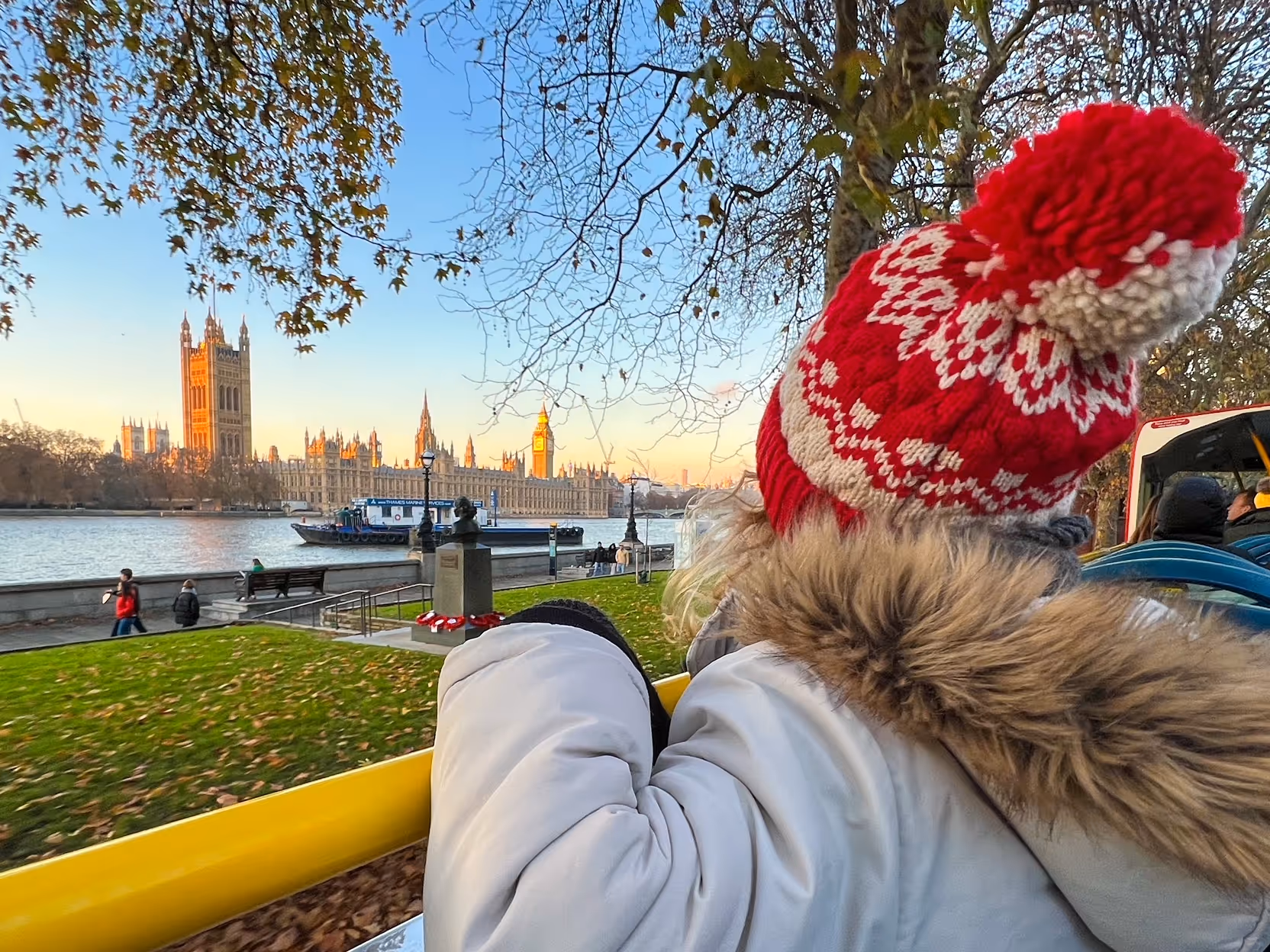 MotherofGrom does the Tootbus 6