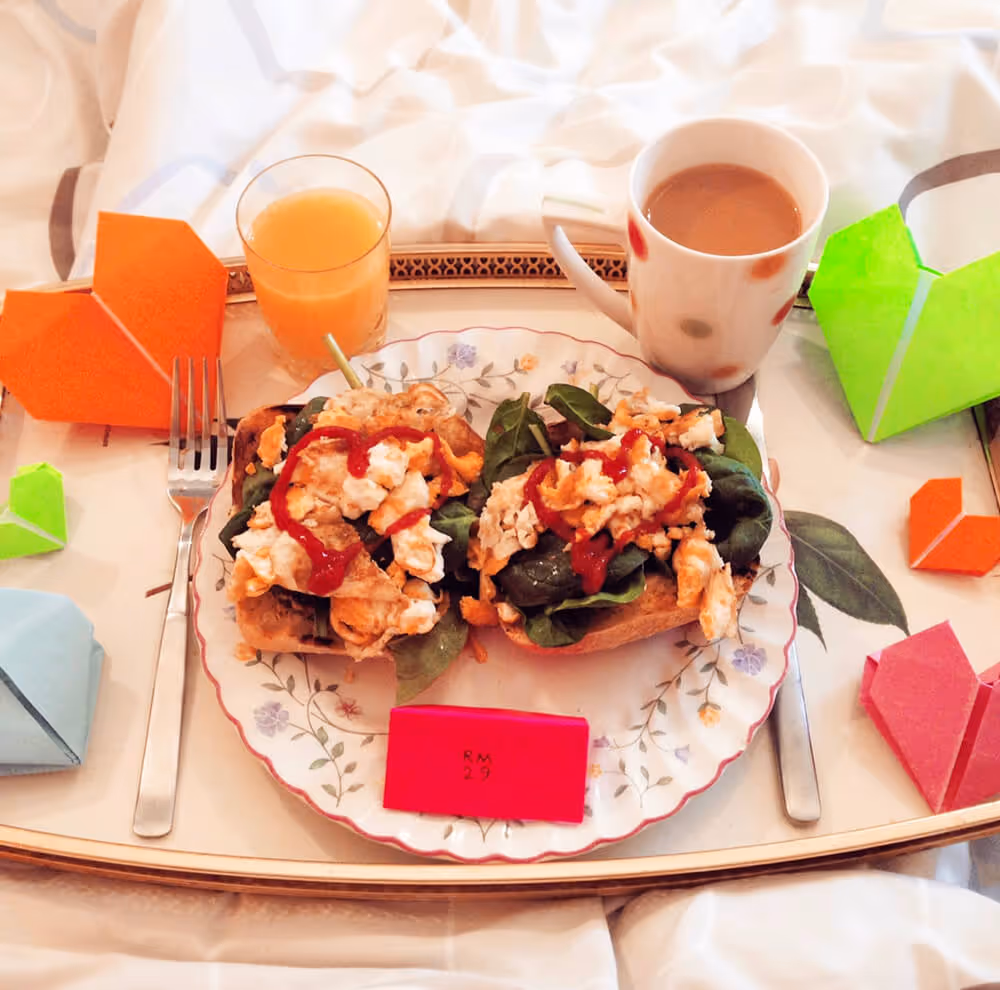 Mother of Grom Valentines . Breakfast in Bed !