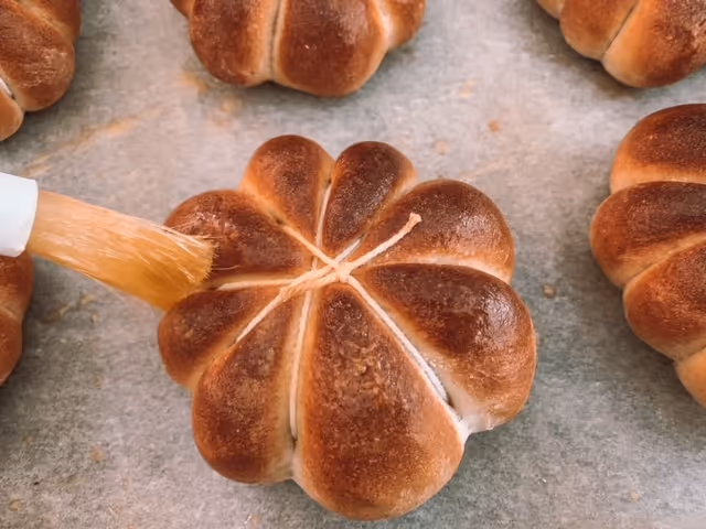 Mother of Grom - Pumpkin Shaped Bread Rolls