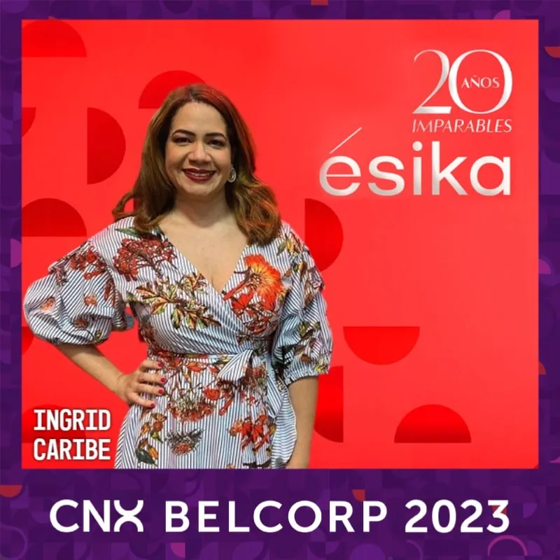 Photo booth snapshot of a guest on an Esika 20 years frame at CNX Belcorp 2023