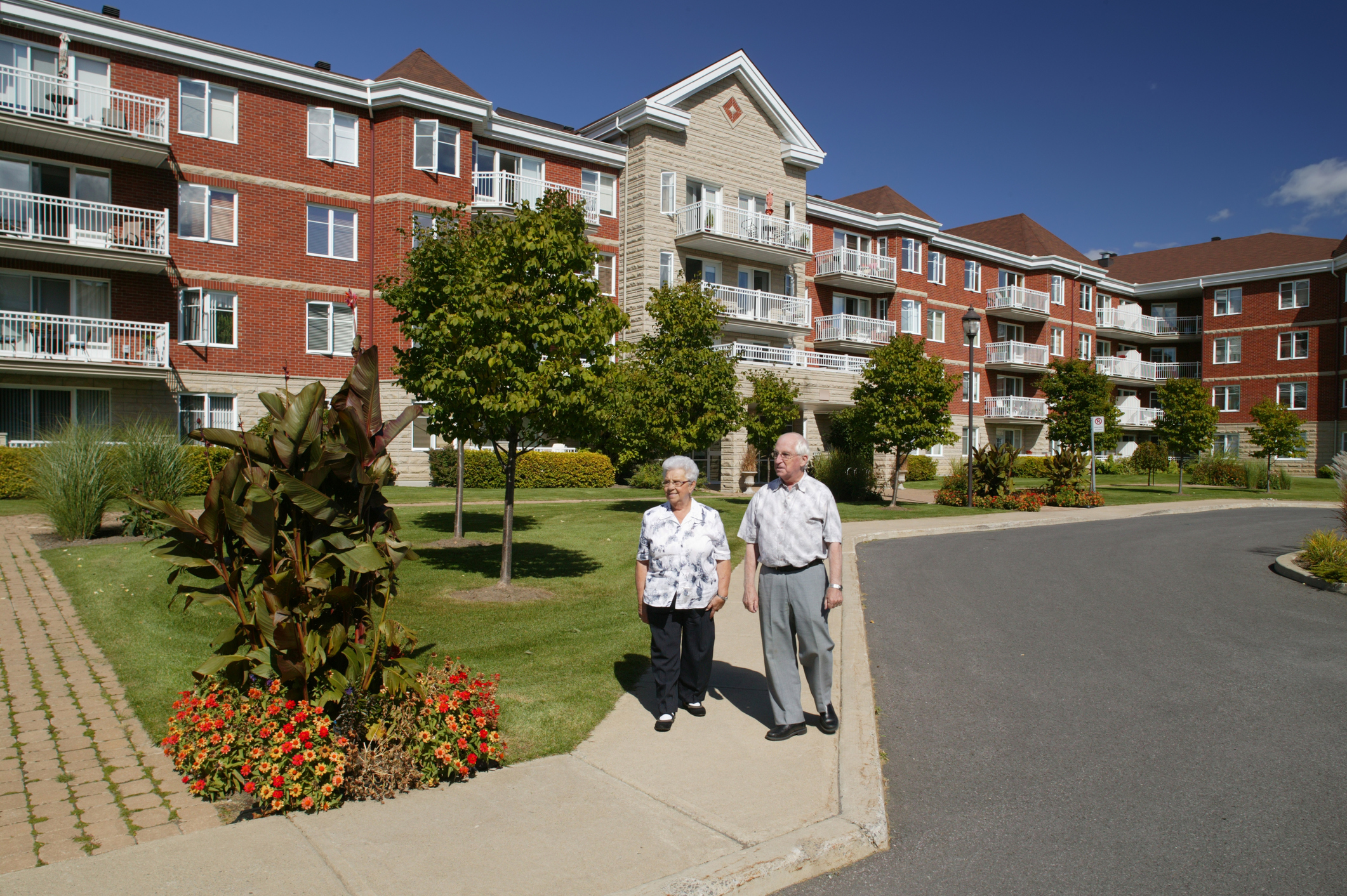 How to Plan and Prepare for Touring a Senior Living Community