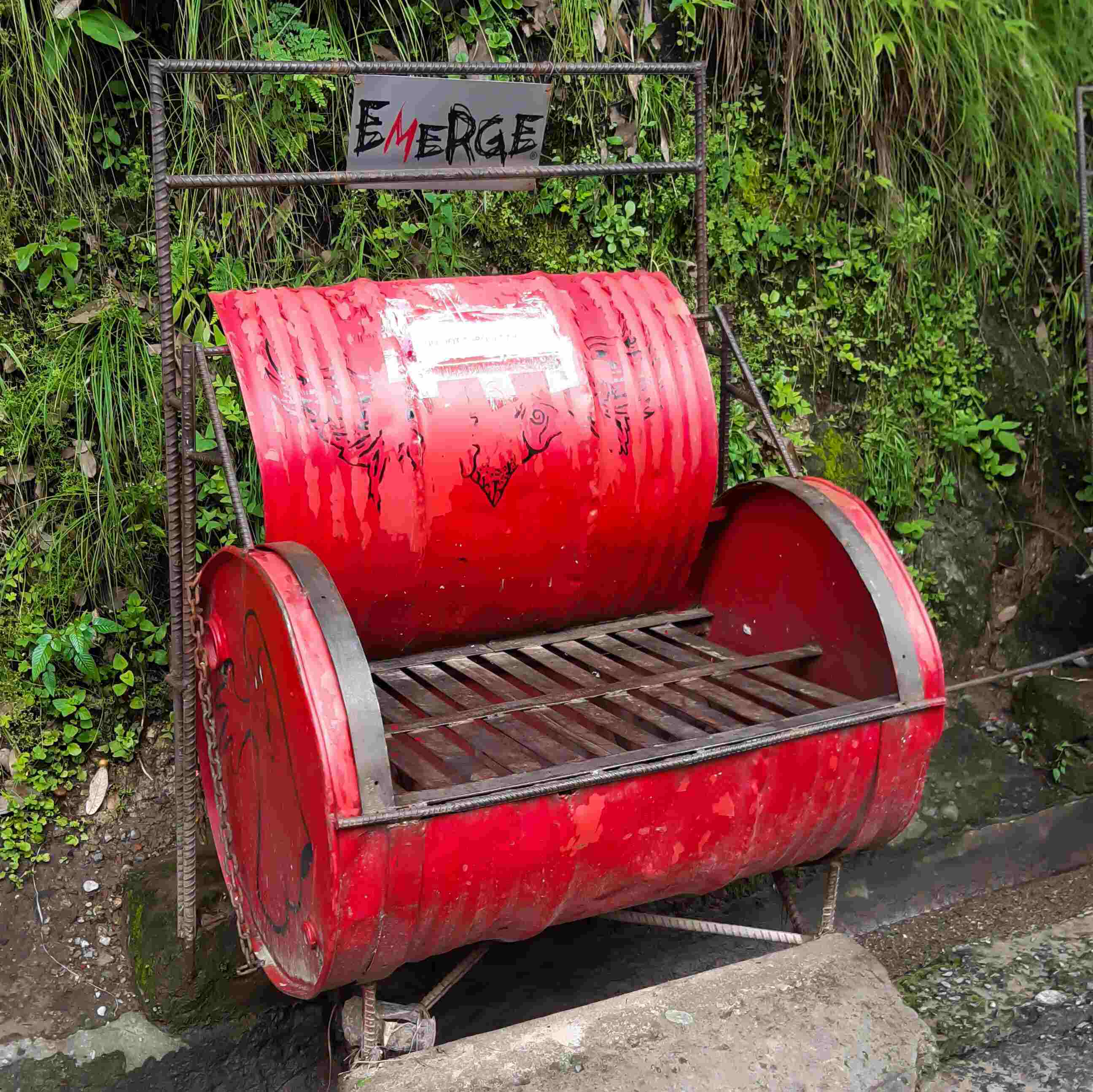 Red Color Creative Drum Chair