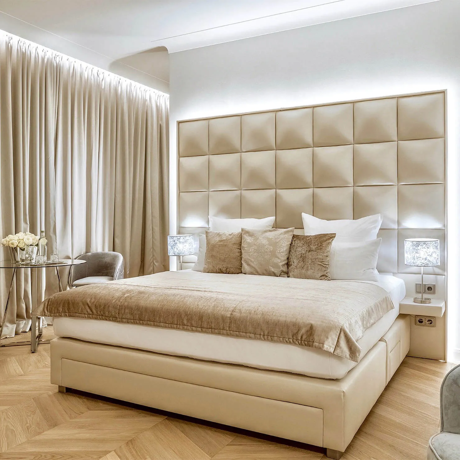 Bedroom of a Lounge Suite in the evening | © Villa Contessa – 5-Star Superior Hotel & Spa – Bad Saarow / Brandenburg - Germany