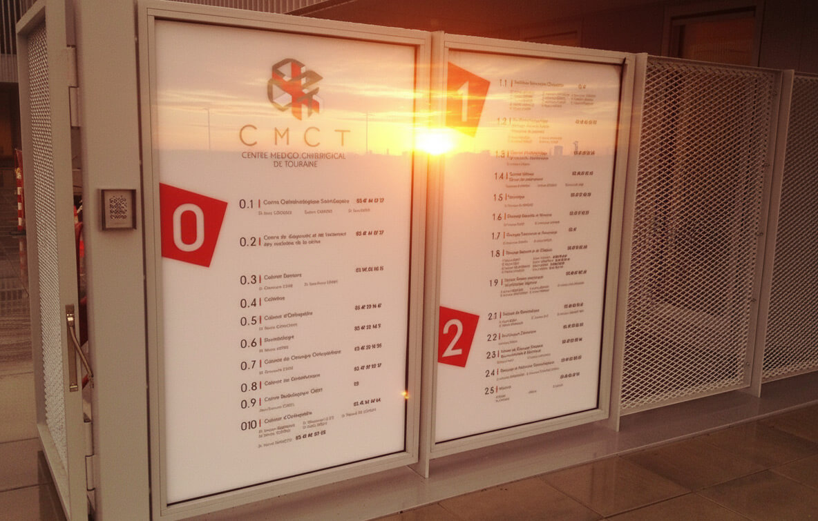 Signalétique intérieure cabinet médical Touraine - Panneaux directionnels 20 spécialités