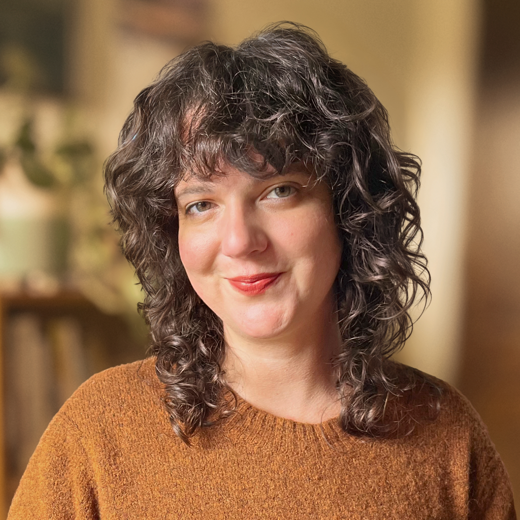 Photograph of Roxanne Shooshani, Licensed Clinician