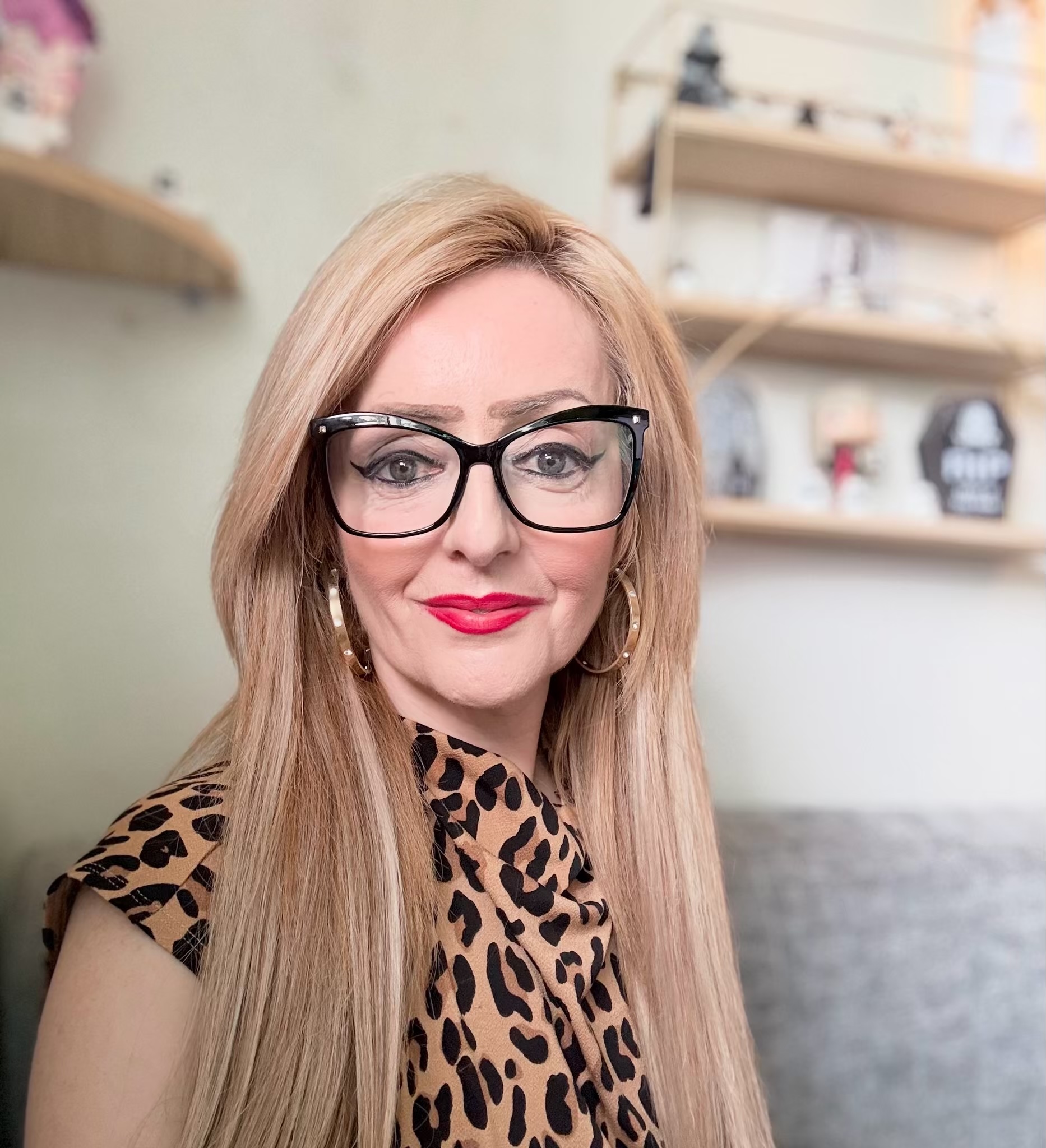 Photograph of Liz Locatelli (Elizabeth Locatelli), Licensed Clinician