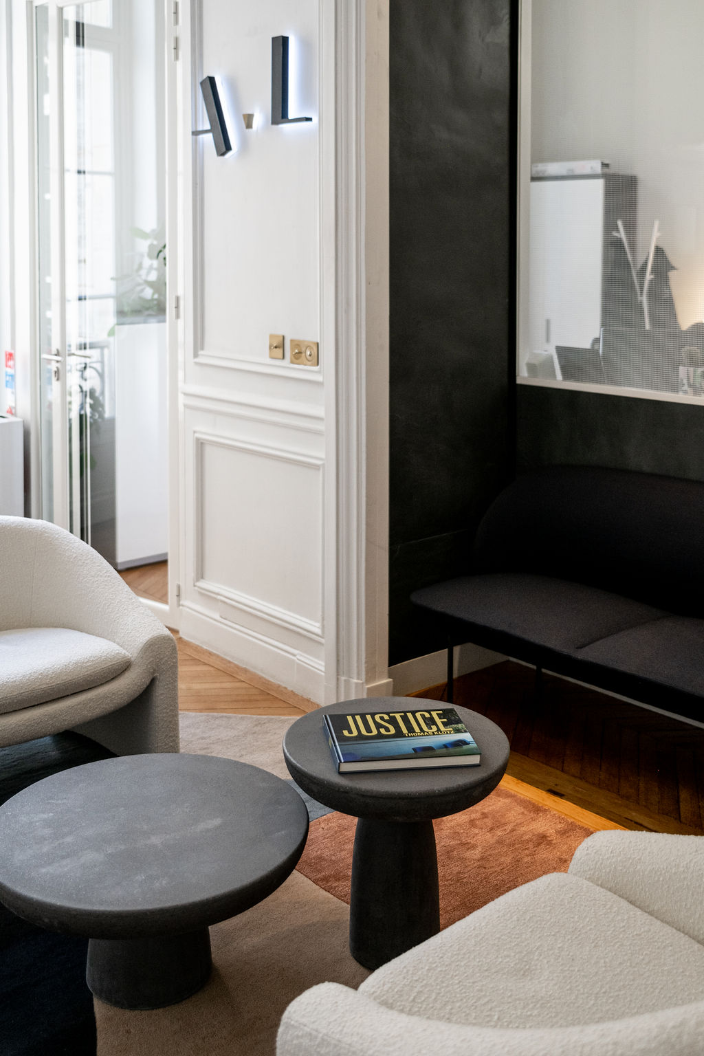 Aménagement de bureaux, perspectives et géométrie du lieu — bureaux de Cabinet AL