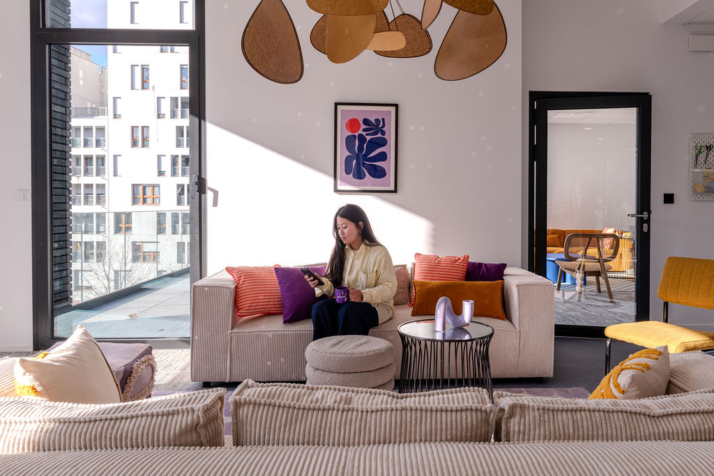 Bureaux professionnels, équilibre entre confort et fonctionnalité — bureaux de Digiforma (photographie d’intérieur)