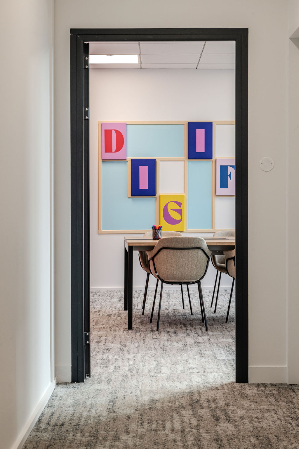 Bureaux professionnels, équilibre entre confort et fonctionnalité — bureaux de Digiforma (photographie d’intérieur)