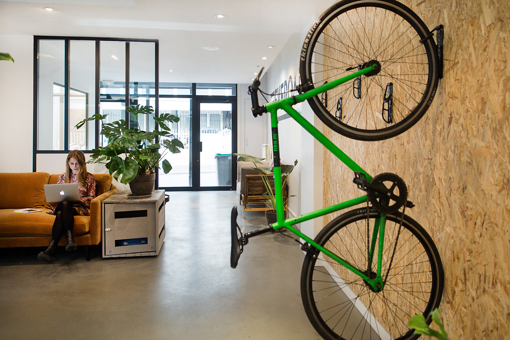 Bureaux contemporains, lignes épurées et lumière naturelle — Ever Road