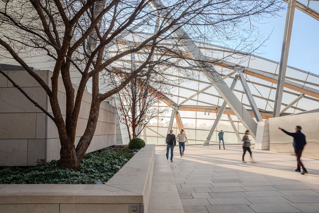 Siège d’entreprise, mise en valeur des volumes et de la scénographie (photographie corporate)