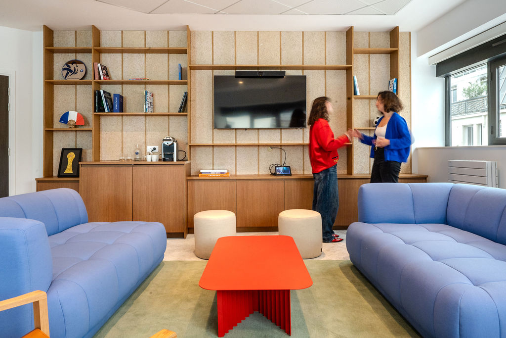 Aménagement de bureaux, perspectives et géométrie du lieu — FFF (photographie d’intérieur)