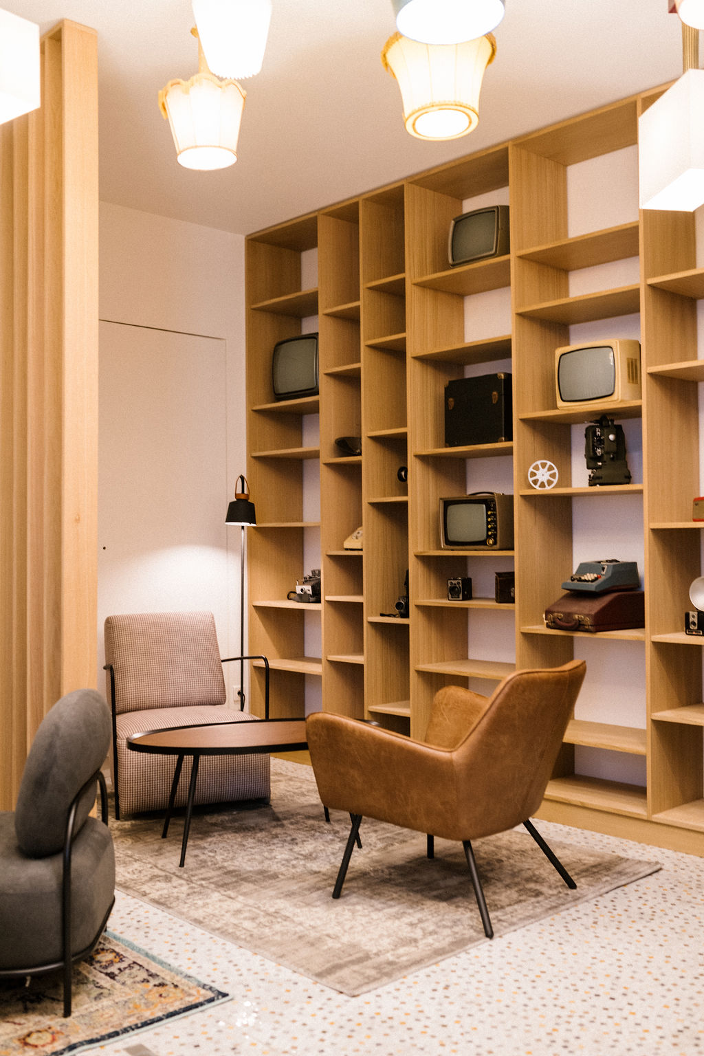 Aménagement de bureaux, perspectives et géométrie du lieu — Mediawan