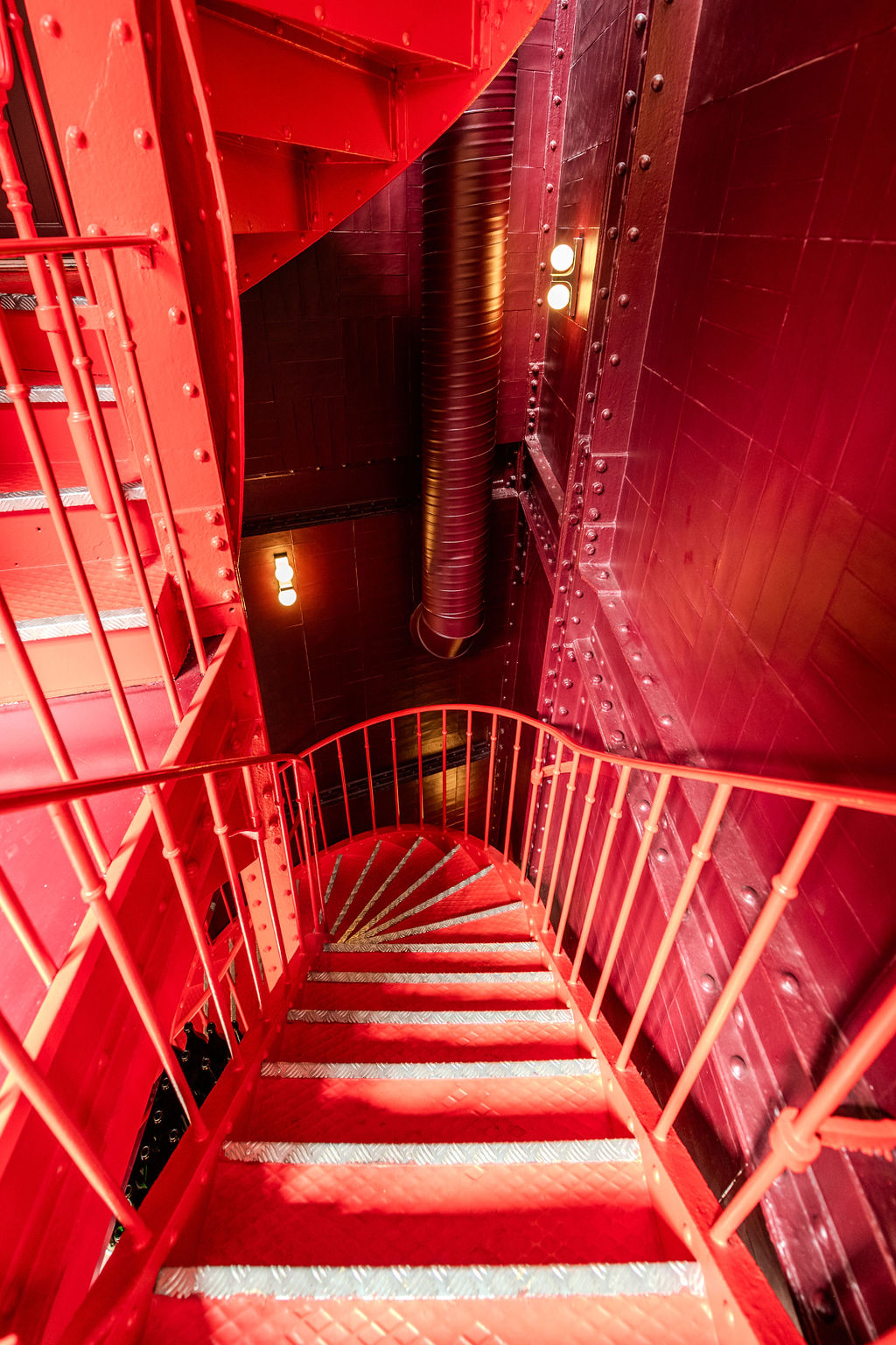 Photographies du restaurant Maslow temple, Salle vitrée, transparences et reflets 