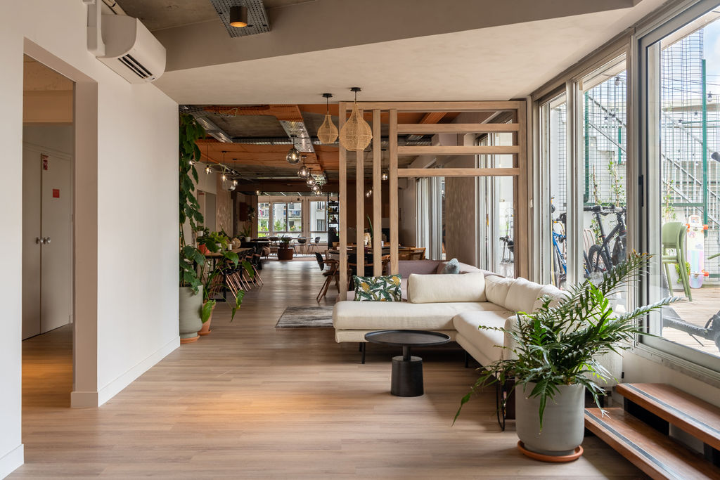 Aménagement de bureaux, perspectives et géométrie du lieu (photographie de bureaux)