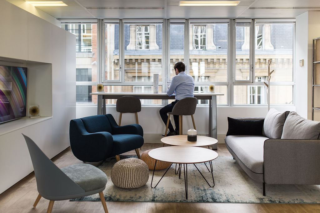 Aménagement de bureaux, perspectives et géométrie du lieu — bureaux de TGS France (photographie de bureaux)