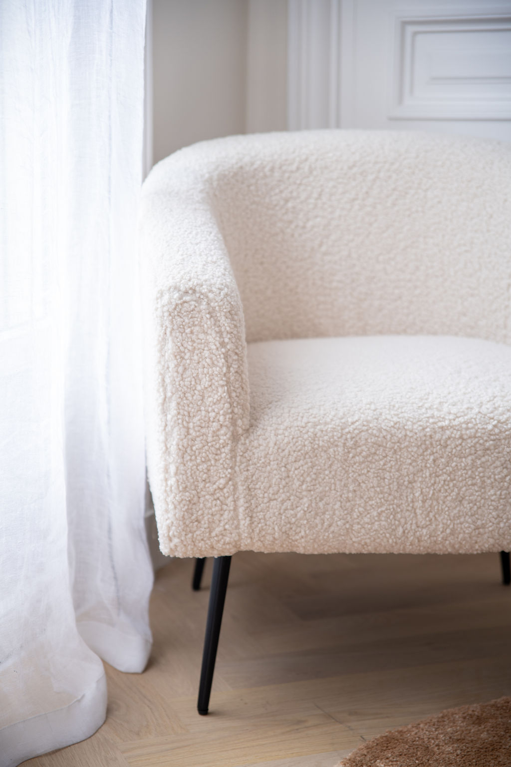 Intérieur de bureaux design, matériaux sobres et tons neutres