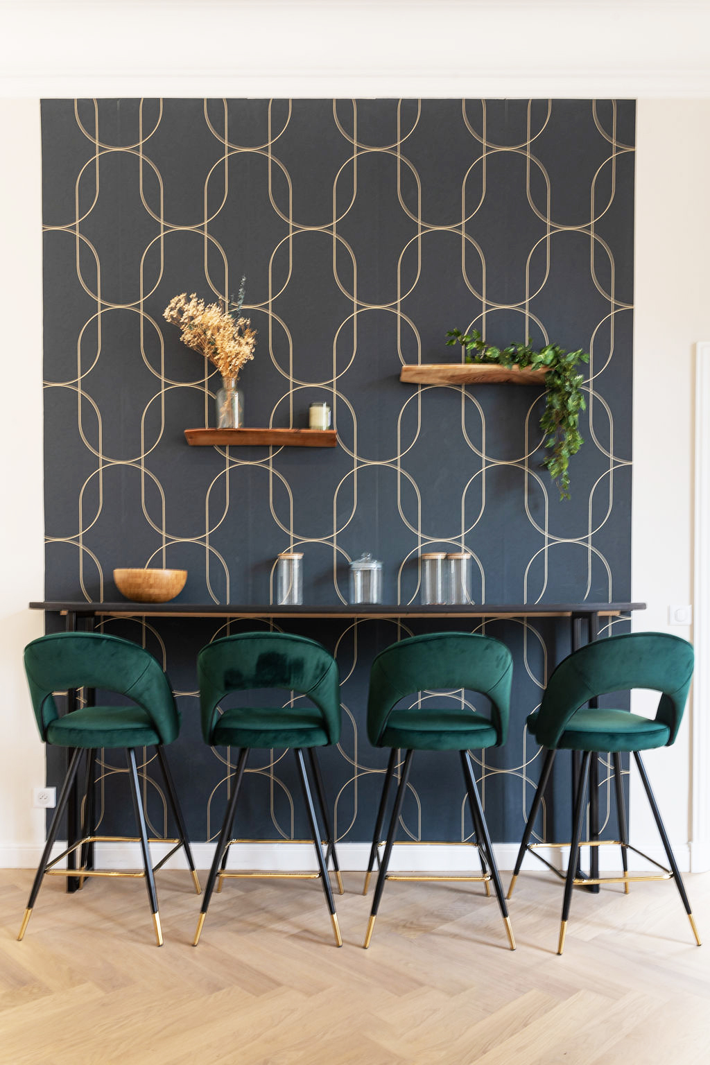 Intérieur de bureaux design, matériaux sobres et tons neutres