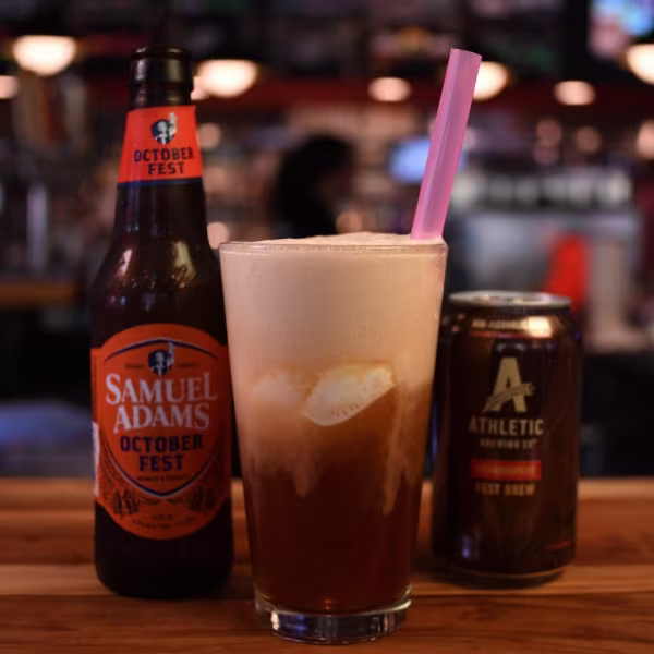 A rich, malty Oktoberfest beer meets our HD Signature Custard. Choose Classic made with Sam Adams Oktoberfest or NA Bier Float made with Athletic Brewing Oktoberfest Beer.