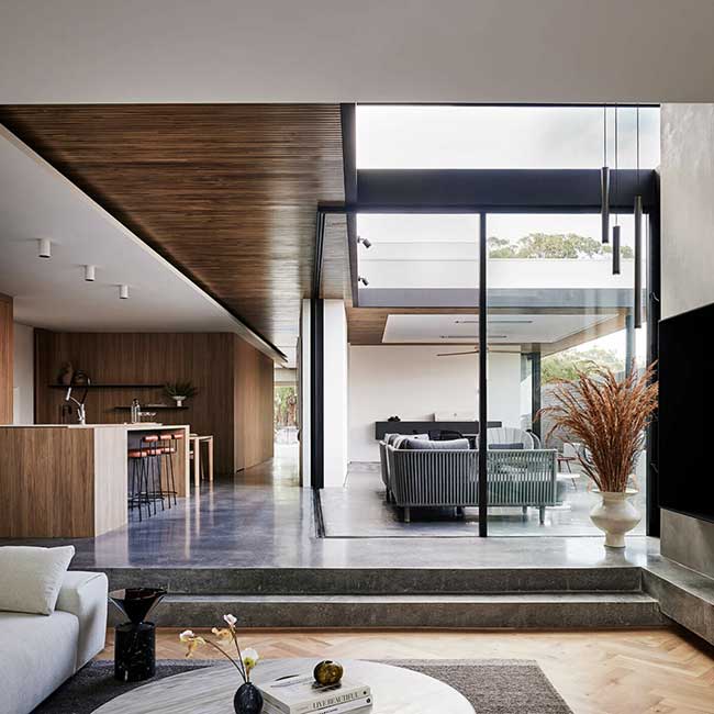 846 Peppermint Grove Residence