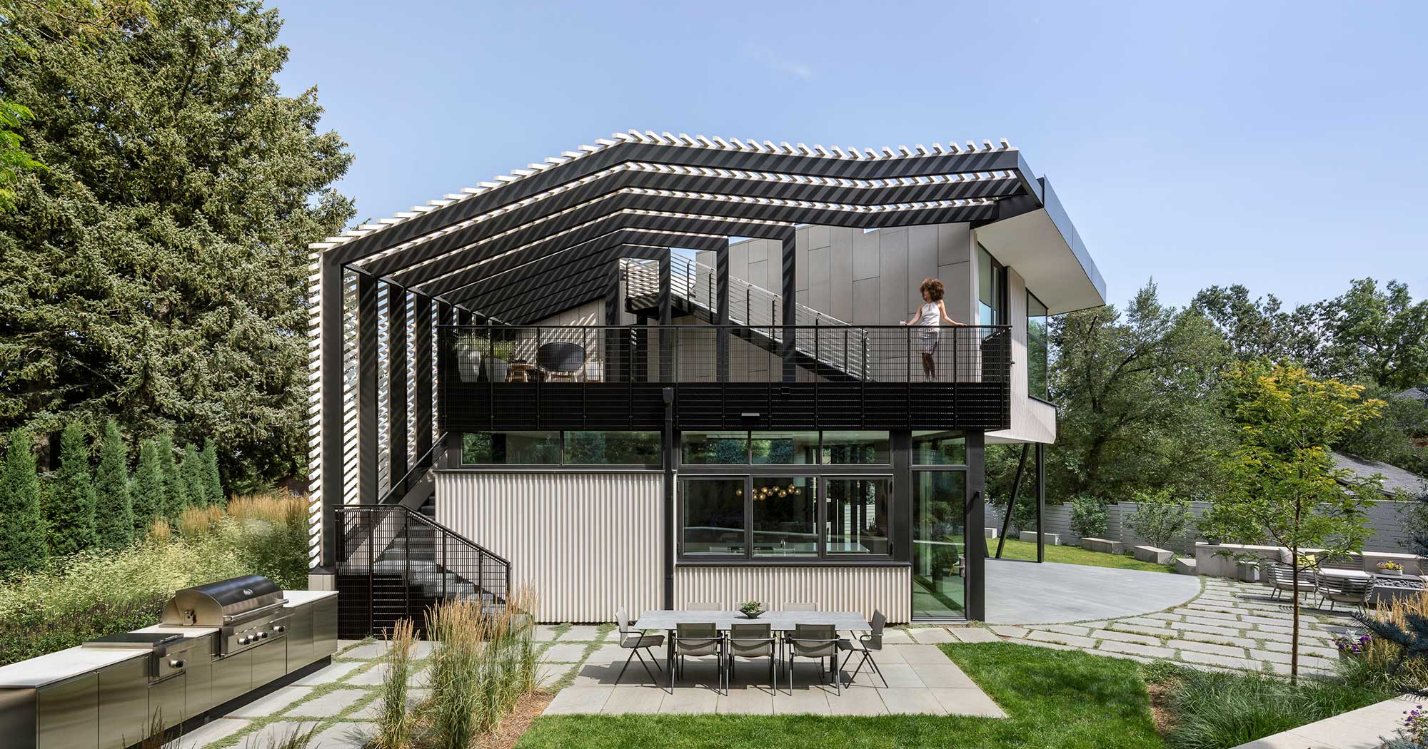 Vergence House by Arch11