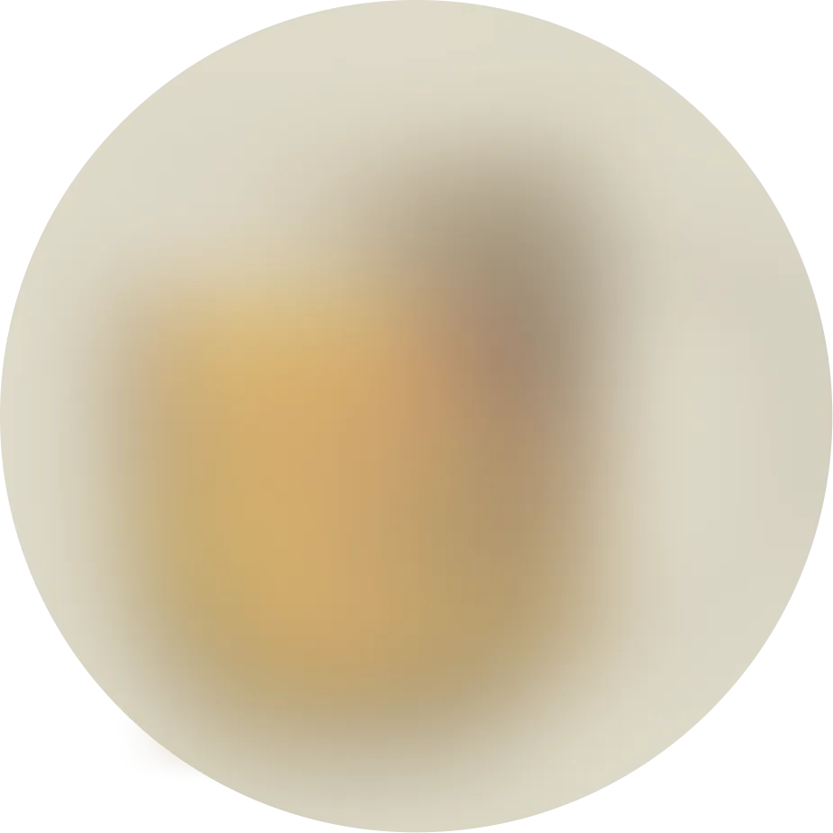 rozmazaná sklenice piva