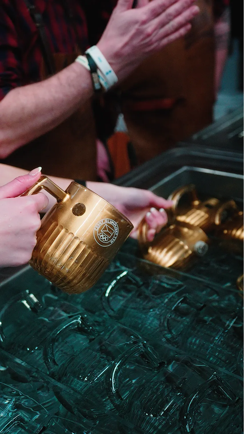 Fotografie zlatého půllitru