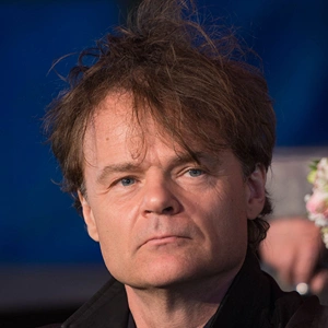 Nisse Hellberg live in concert.