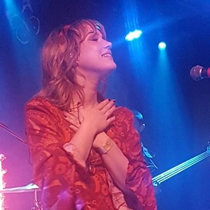 Rianne Downey live in concert.