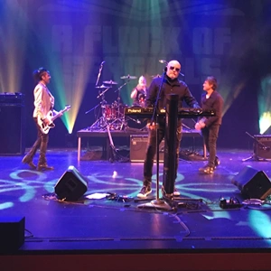 A Flock of Seagulls live in concert.