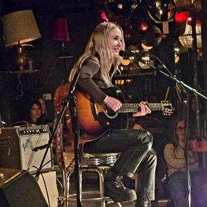 Esther Rose live in concert.