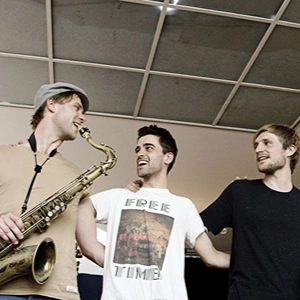 Girls In Airports live in concert.