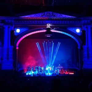 Haevn live in concert.